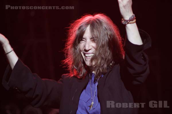 PATTI SMITH - 2005-07-08 - PARIS - Hippodrome de Longchamp - 